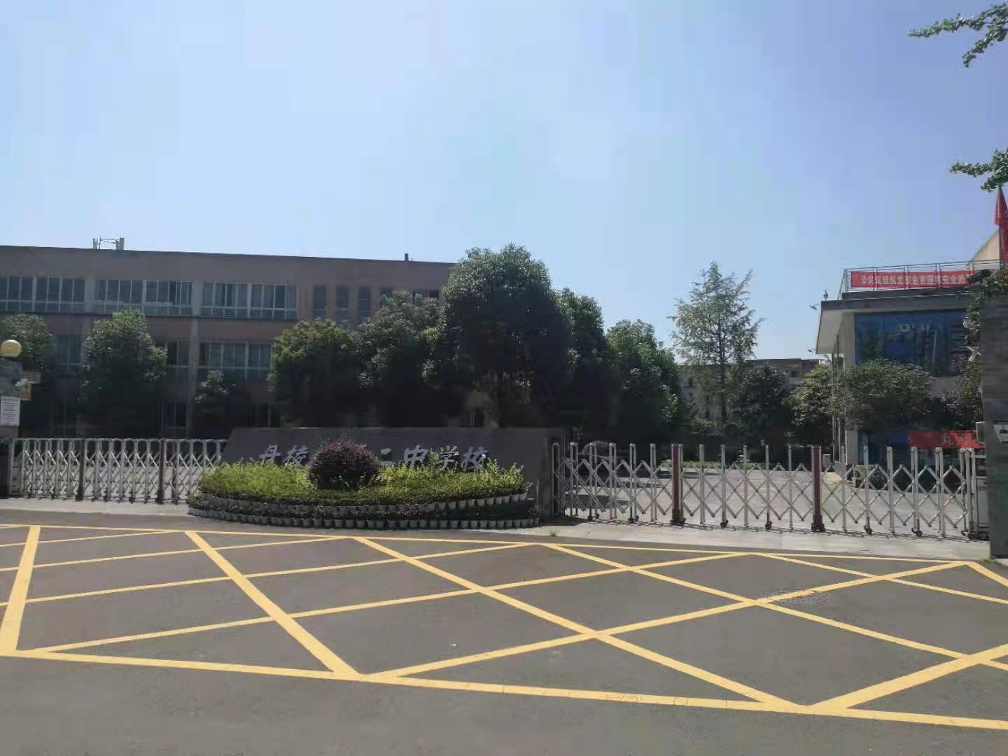 伸縮門、電動門